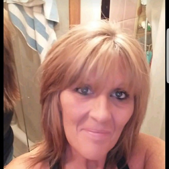 Meet your posher!@😉 - Picture 2 of 5